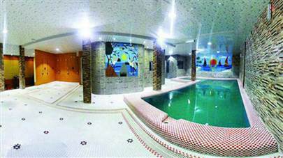 استخر هتل رضوان خلیج فارس سرعین استخر هتل رضوان خلیج فارس سرعین